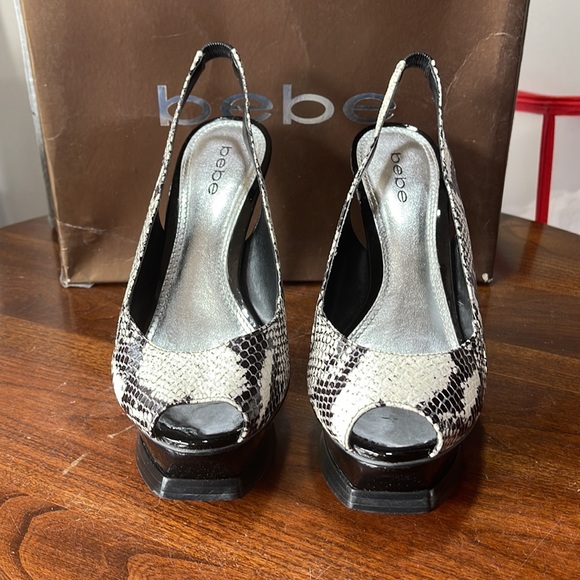 Bebe Zahara, black & white snake, open toe sling back platform stilettos, size 8 - Picture 2 of 11